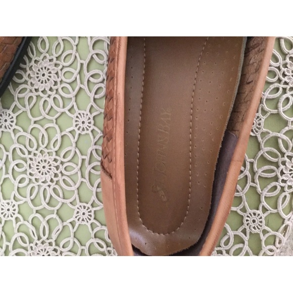 New In Box St John’s Bay Women’s Muffy Woven  Loafers. New In Box Size 8M. - Picture 7 of 8